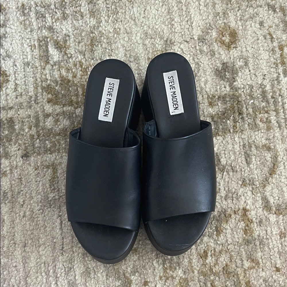 Steve Madden Classic Black Slides